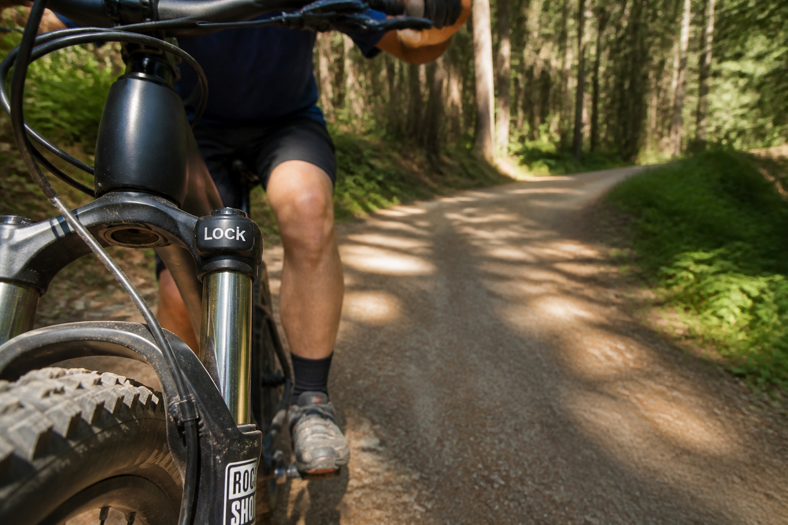Blocage suspension VTT : quand l’utiliser sans perdre l’adhérence