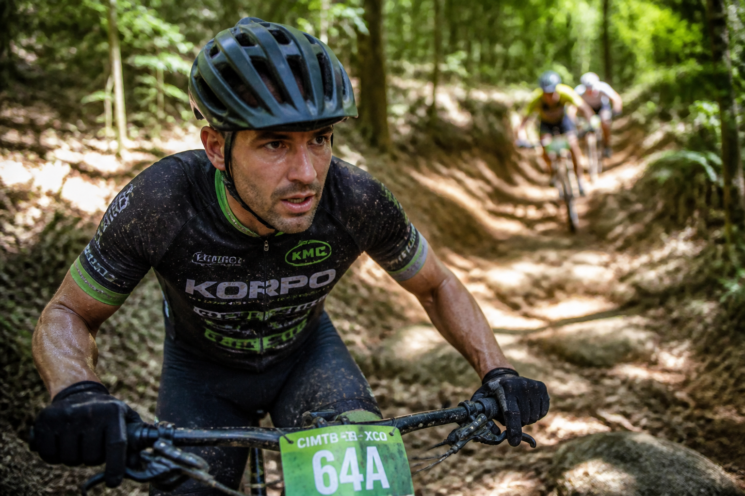 Casque VTT cross-country : les détails qui comptent en course
