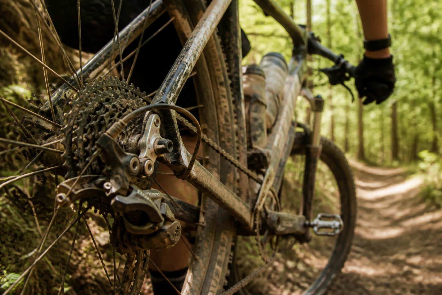 Dérailleur Shimano Deore : pourquoi il équipe autant de VTT XC