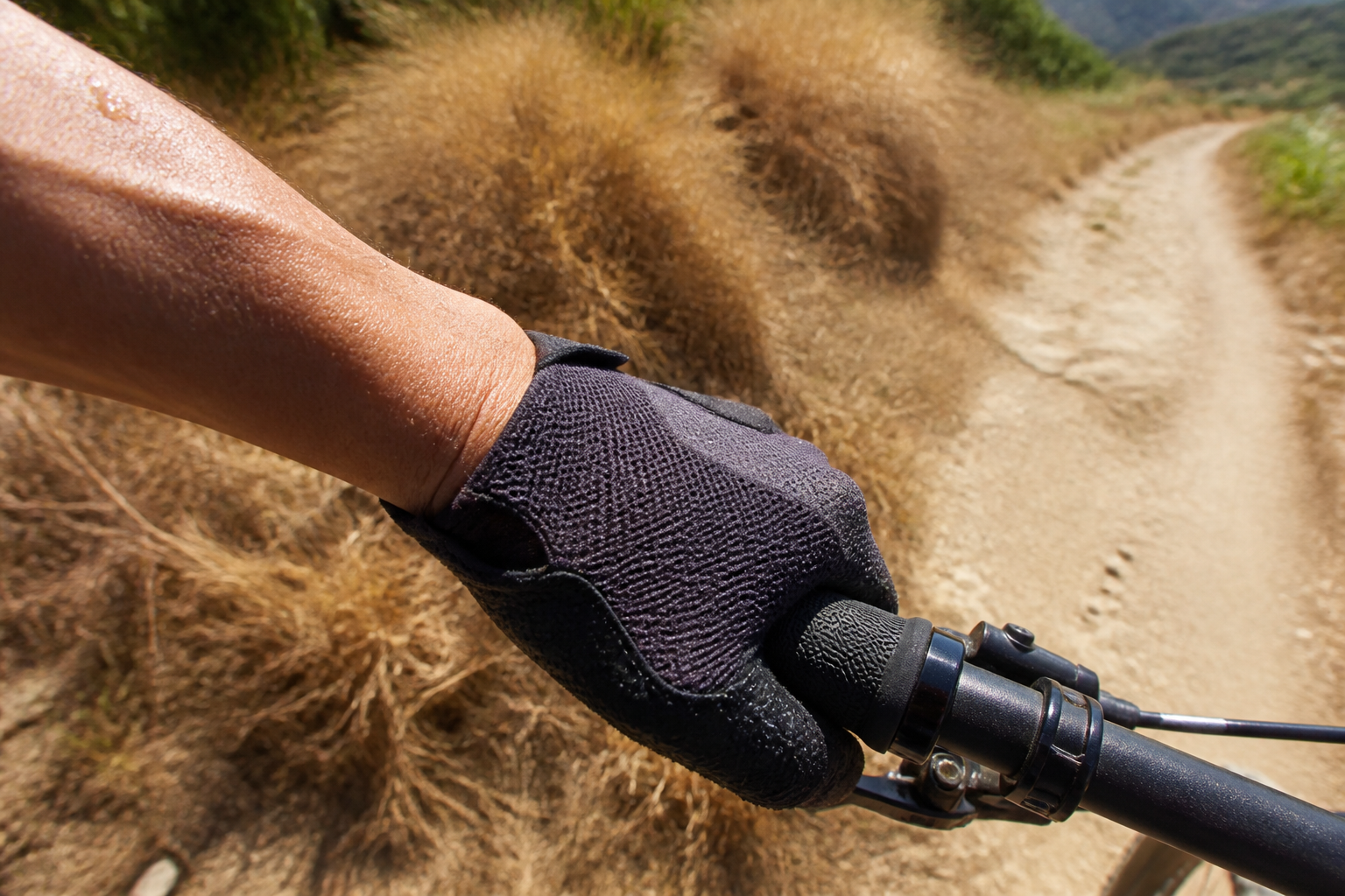 Gants VTT été : comment garder du grip sans surchauffer