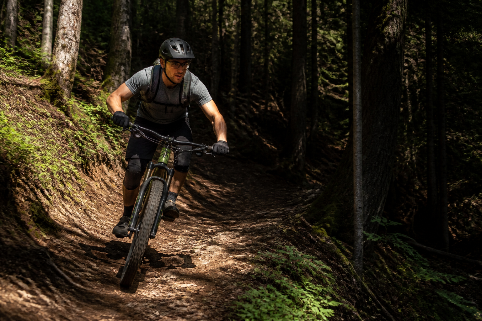 Lunettes VTT photochromiques : utiles pour rouler vite en sous-bois ?