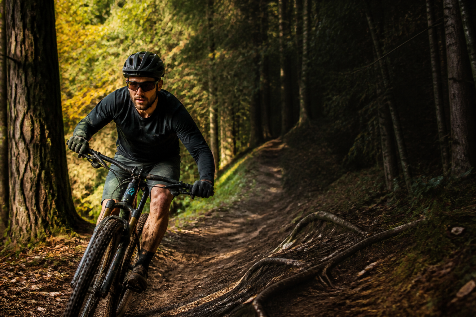 Lunettes VTT photochromiques : utiles pour rouler vite en sous-bois ?