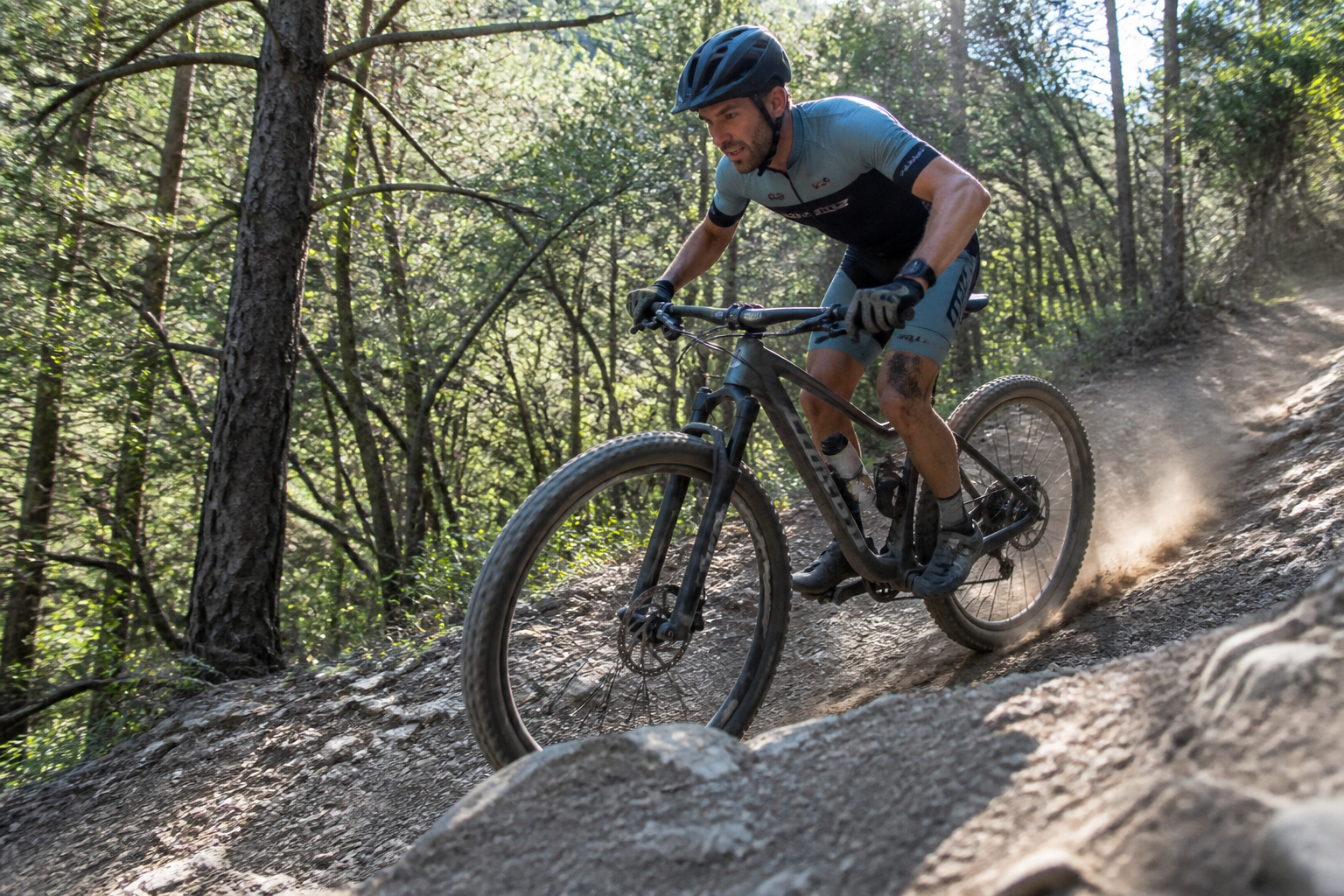 VTT carbone 29 pouces : le gain est-il visible pour un pilote amateur ?