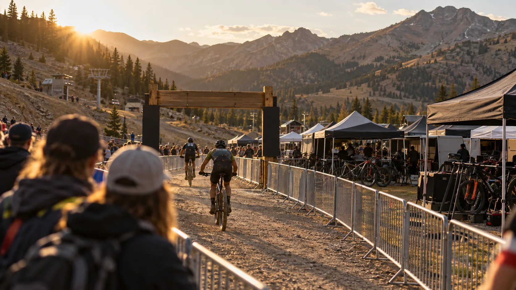 Zone d'arrivée et paddock d'une manche de Coupe du monde de VTT cross-country en fin de journée